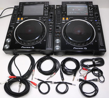 2x Pioneer CDJ-2000NXS2 Nexus 2 Multiplayer DJ CD Player w/Cables