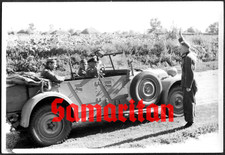 I10/55 WK2 ORIGINAL FOTO DEUTSCHER WEHRMACHT OFFIZIERE SITZEND AUF STABFAHRZEUG