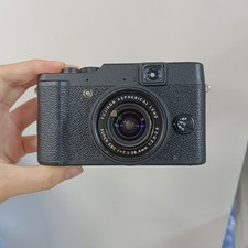 FUJIFILM X10 12MP Digital Camera with 12 MP Optical Zoom Black 90%New English