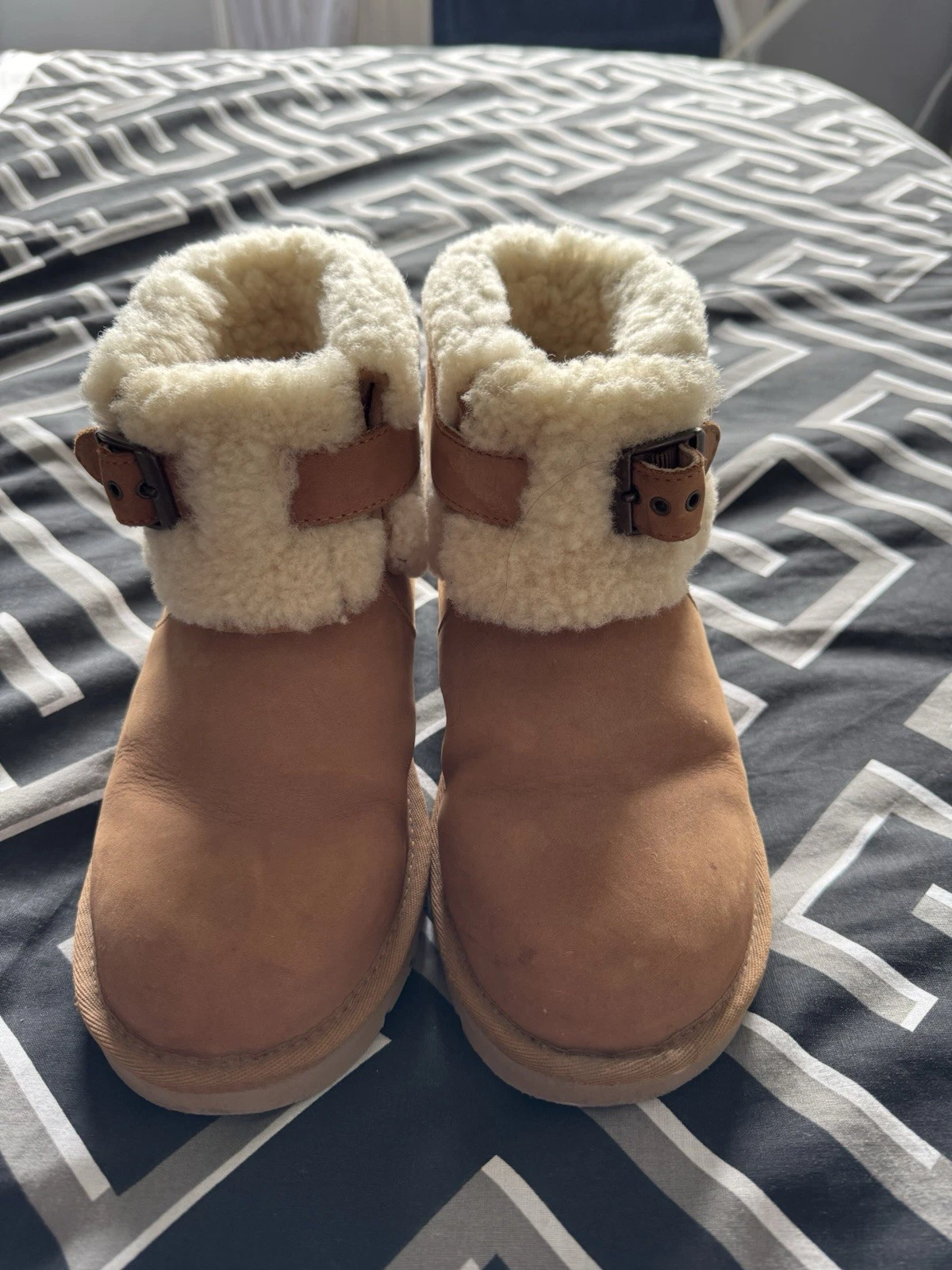 UGG AUSTRALIA LINEA DONNA STIVALETTI IN PELLE MARRONE FODERATI IN PELLICCIA UK8 5 EU41 US10 OTTIME CONDIZIONI