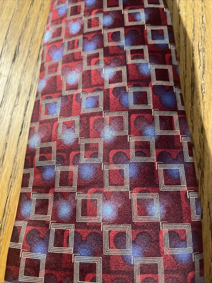 Corbata de seda geométrica de colección usada en excelente estado de Walt Disney World oculta de Mickey Mouse Foto 3 de 4