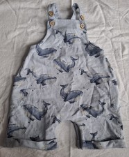 Overall Latzhose kurz Sommer Baby Blau mit Walen  Gr. 62 - im Schritt zu knöpfen