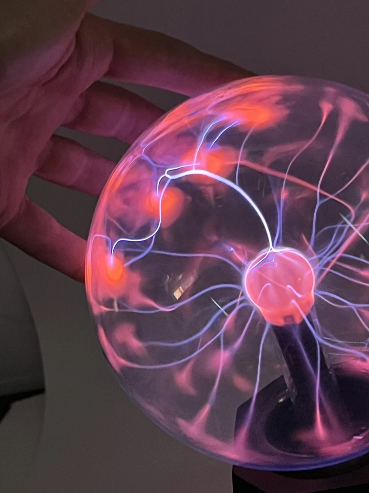 Bola de luz de plasma, esfera de relámpago de vidrio sensible al tacto de 6 pulgadas, regalo de Navidad Foto 4 de 4