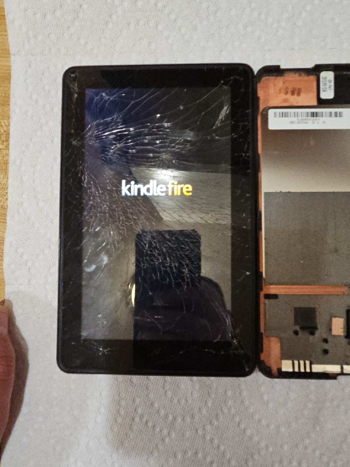 Amazon Kindle (D01400) 1st Gen 8GB 7" WiFi Tablet screen cracked not