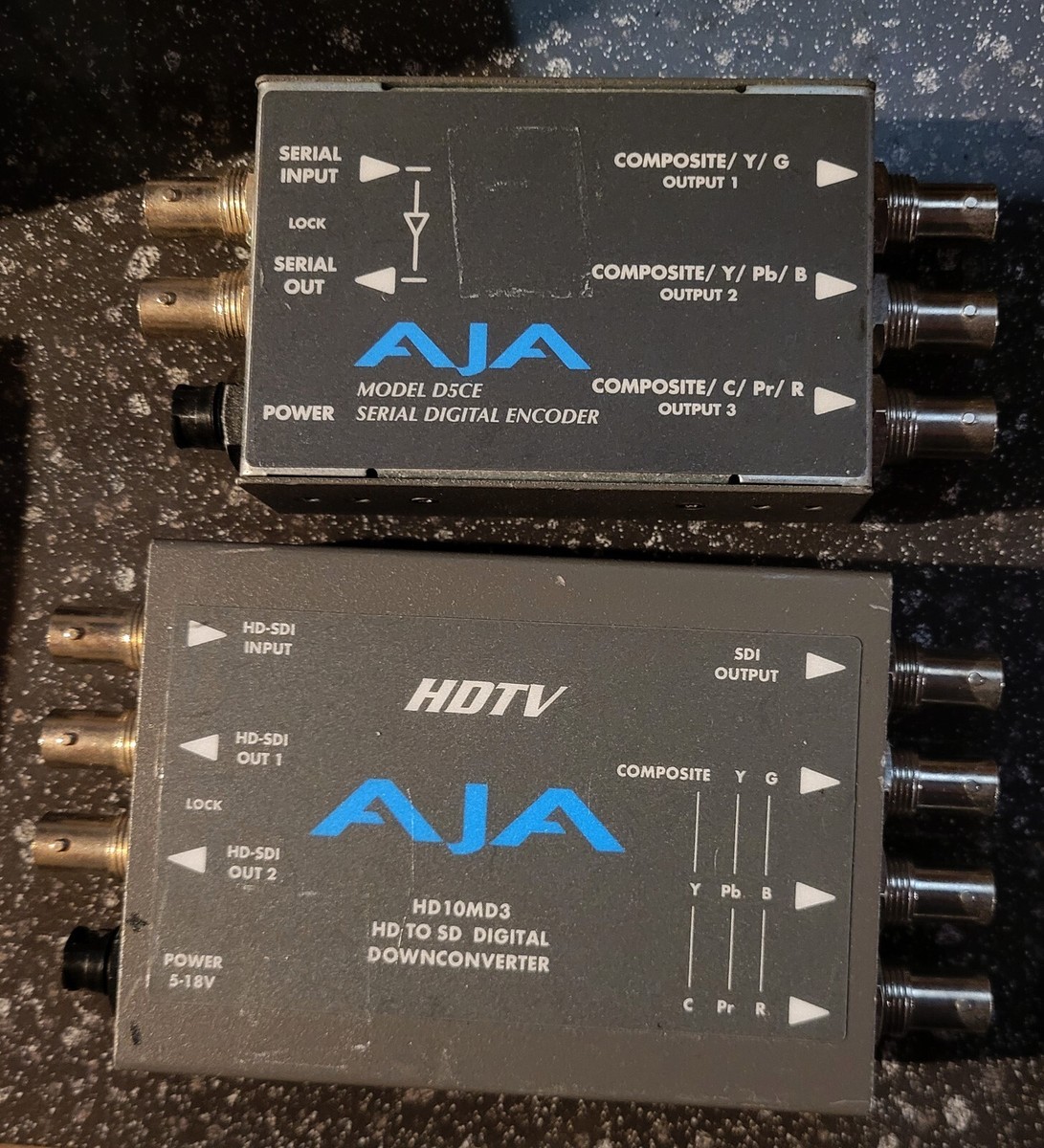 AJA SDI ミニコンバーター D5CE LOT OF 2 AJA D5CE SD-SDI Mini-Converter & HD10MD3 HD to SD