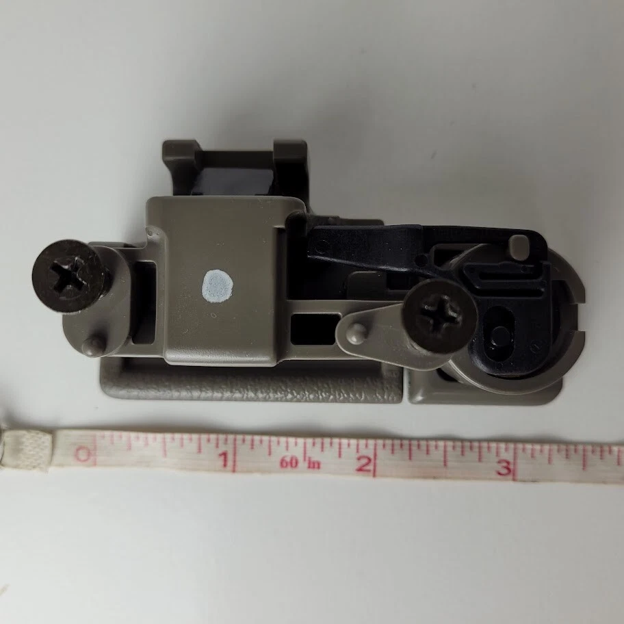 Infiniti I30 2001 guantera manija pestillo bloqueo gris con tornillos sin llave OEM Foto 3 de 3