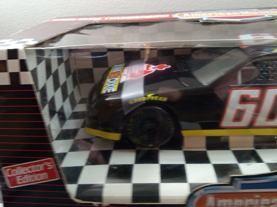 American Muscle 1/18 Mark Martin #60 Winn Dixie Ford Thunderbird Diecast Foto 3 de 4
