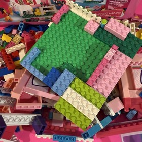 LEGO 5560 Creator Basic Set Girls Incomplete Uncounted Figures &asymp; 3 pounds pieces