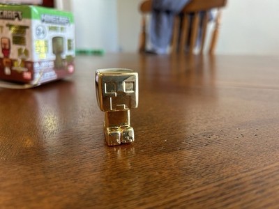 Minecraft Mine Kit 金メッキ クリーパー レア 1/48 RARE Gold Plated Creeper Minecraft Mine Kit 1/48 w/ Serial Number