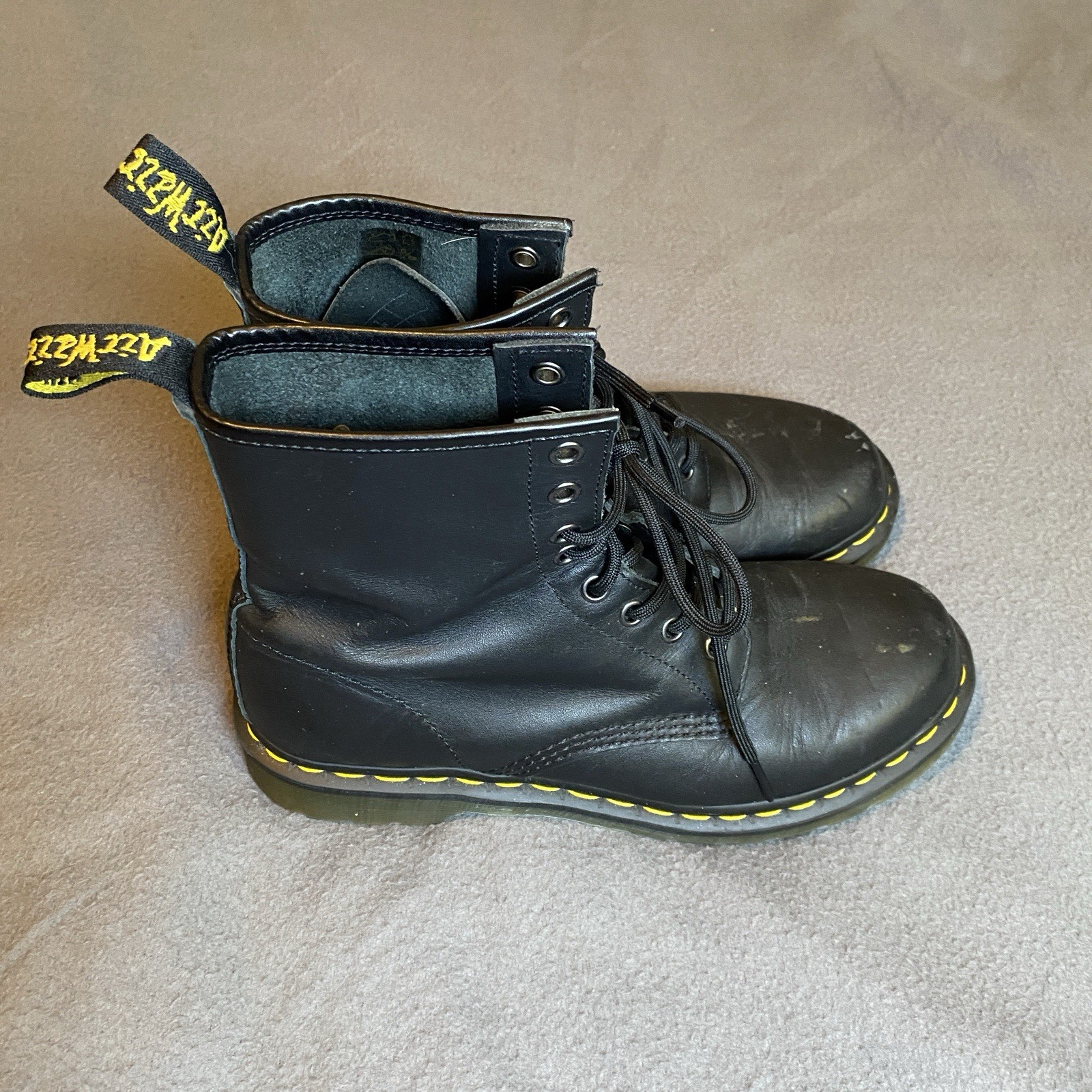 Dr Martens Docs Combat Boots Womens Sz 9 Black Leather Original Airwair 11821 thumbnail 3