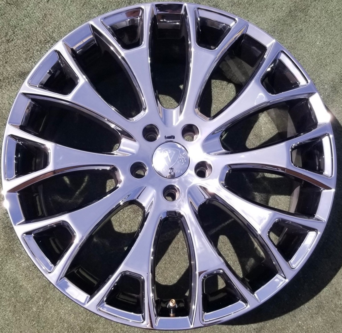 Vogue VT383 Chrome 20 inch Wheels fit OEM Factory Lincoln Town Car