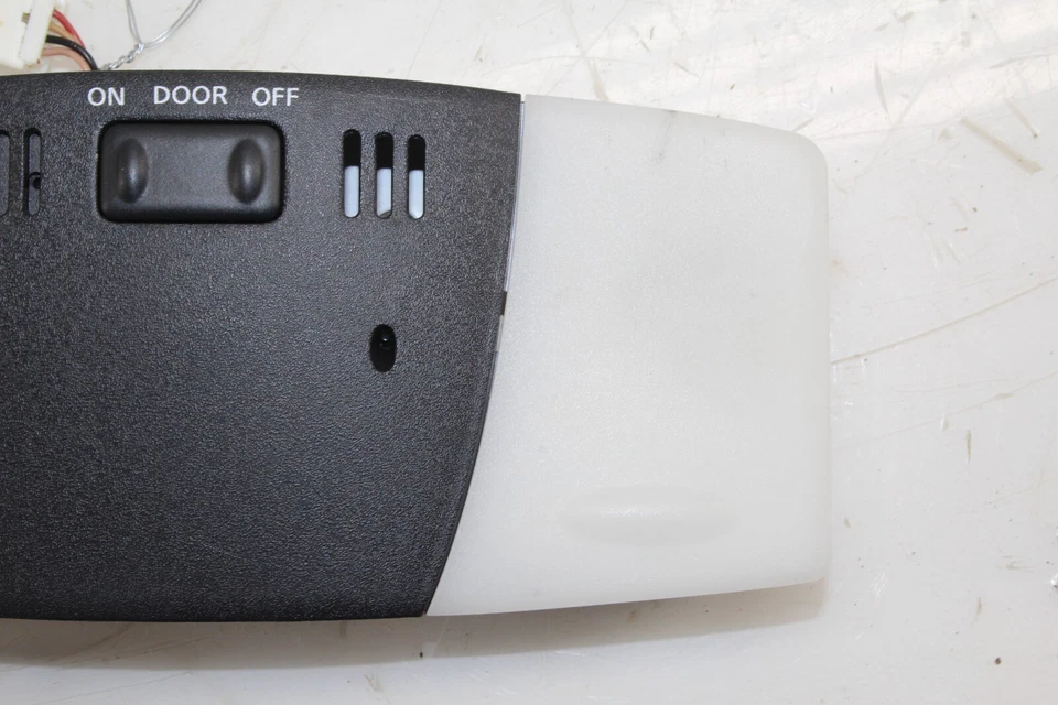 2010-2020 Nissan 370z Convertible Dome / Reading Light Assembly OEM - Изображение 2 из 4