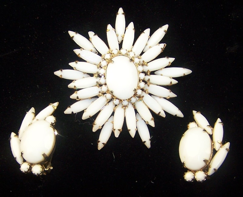 JULIANA for ALICE CAVINESS White Milkglass Ruffle Pin and Clip Earrings Set