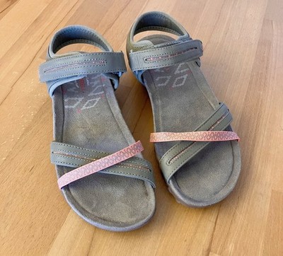 Merrell Damen Sandalen EU 37 Modell Terran Cross Farbe Kaki - Ungetragen
