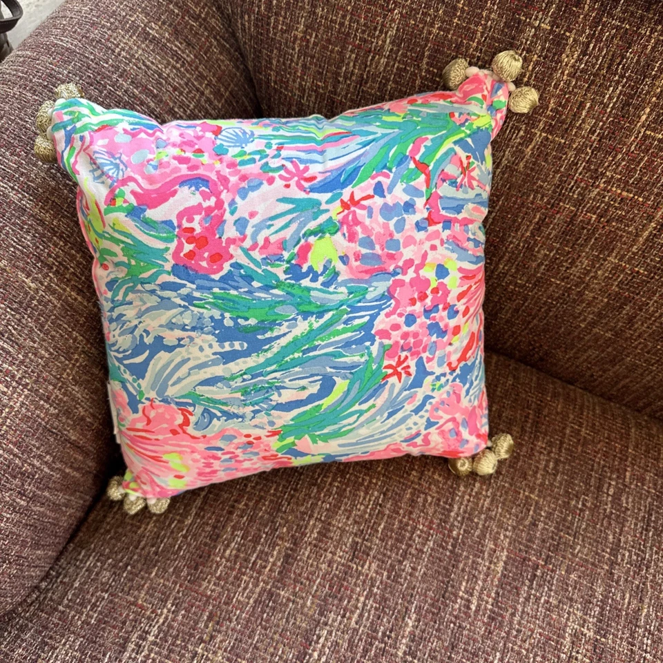 LILLY PULITZER POTTERY BARN GOLD BEADEDSEAHORSES REVERSIBLE PILLOW BLUEWHITEPINK - Image 2 of 4