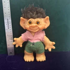 Vintage 7" Thomas DAM Troll Bank - Original (tattered) felt outfit - Brown hair