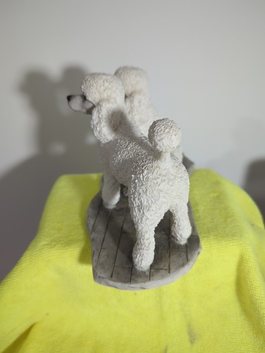 Pair White Poodle's Mounted. 13cm X 23.5cm.The Leonardo Collection. - Picture 4 of 8