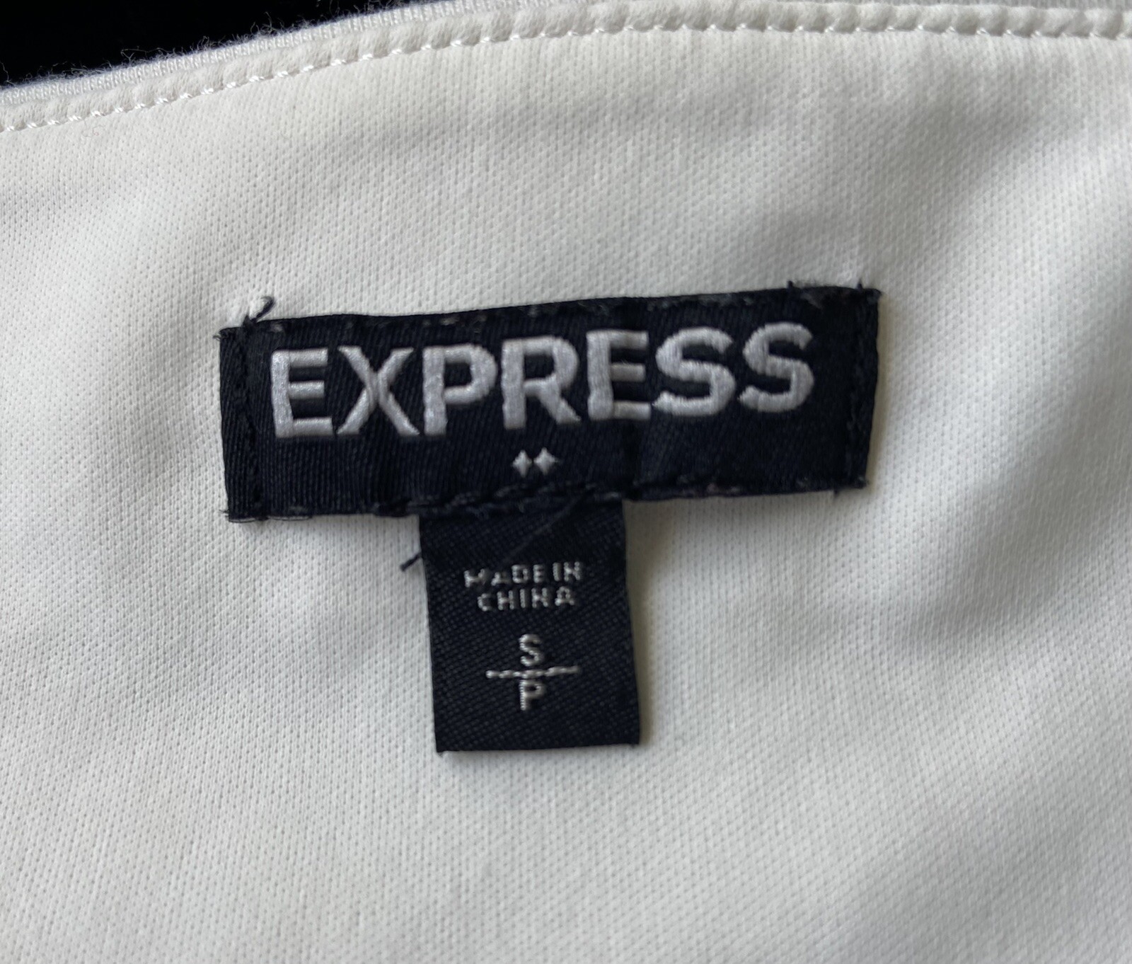 Express Sequined Mini Skirt Off White, Red, Silver Fully lined, Sz S thumbnail 5