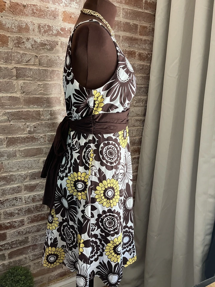 ¡Nuevo! B. Vestido elegante blanco amarillo marrón sin mangas floral línea A cuello en V talla 14 Foto 3 de 4