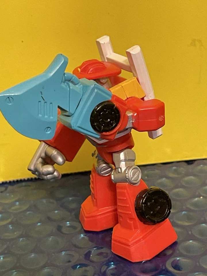 Heatwave Playskool Heroes Transformers Rescue Bots the Fire-Bot 3.5" Figure - Image 2 of 2