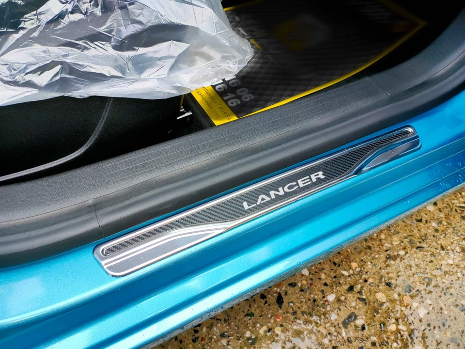 Para Mitsubishi Lancer Cromo/Carbono Puerta Umbral Rasguño Protector Acero 4Pcs - Imagen 2 de 4