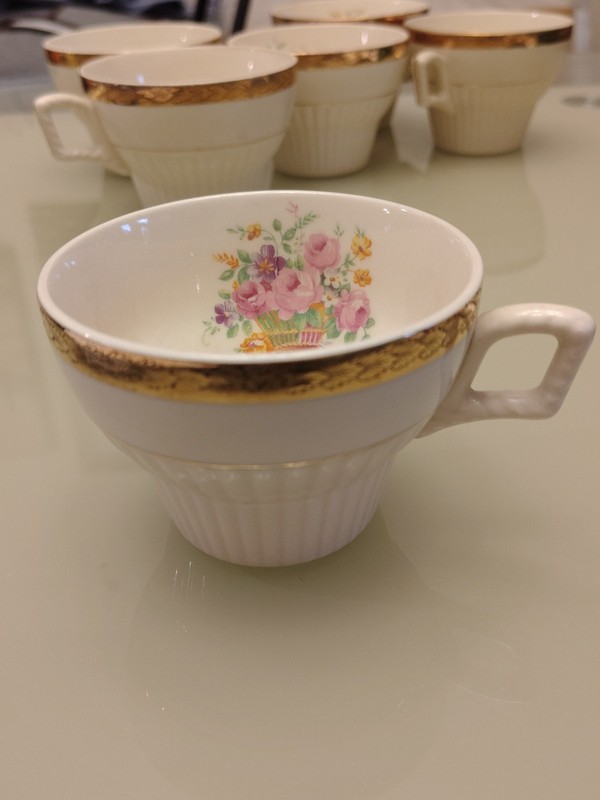 Lot Of Six Vintage Royal China Tea Cups With Pink Floral Pattern