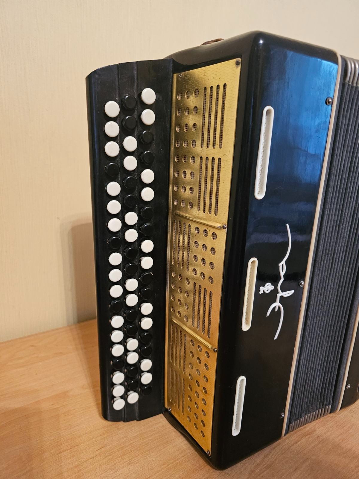 Era Button Accordion Russia USSR Soviet 100 Bass Vintage Era Bayan Rare