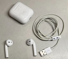 Apple AirPods 2nd Gen Wireless Bluetooth Earbuds A2032 & Charging Cable