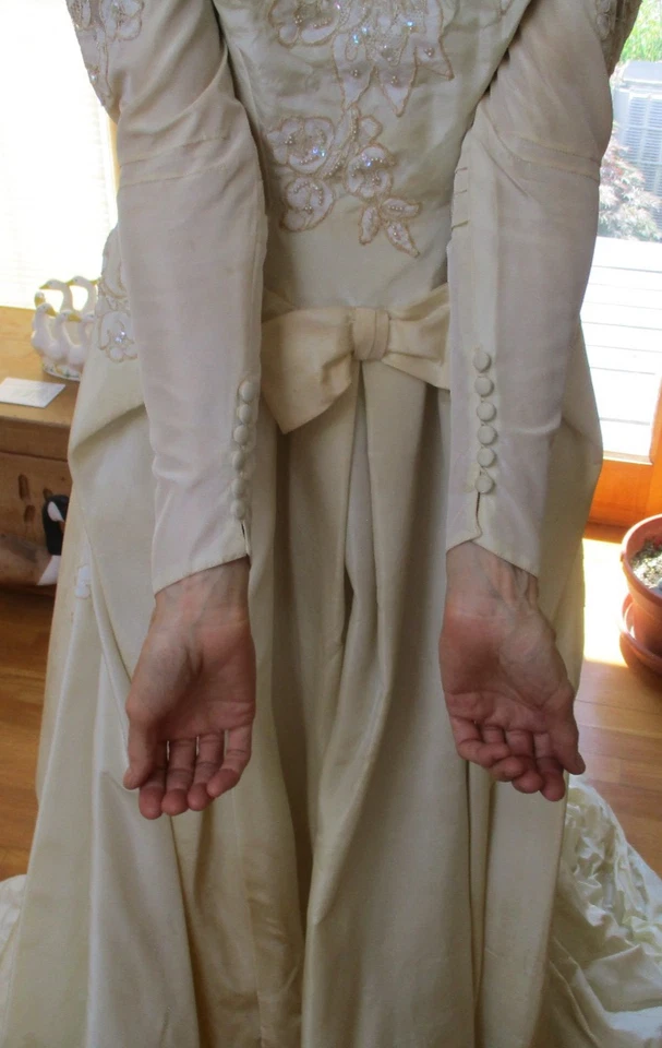 Vtg 1960 Ivory Cream Lace & Beads Embroidered Wedding Dress and Veil XS - Image 2 of 4