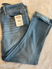 Signature by Levi Strauss Women Mid-Rise Slim Fit Super Stretchy Capris 6 NWT