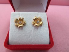 Vtg New 14k Solid Yellow Gold Cubic Zirconia Flower Stud Earrings 1.87 G  317 