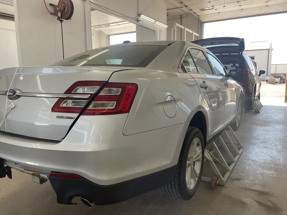 Medidor de velocímetro usado para: Ford Taurus Cluster 2018 MPH ID HG1T-10849-CA grado Foto 4 de 4