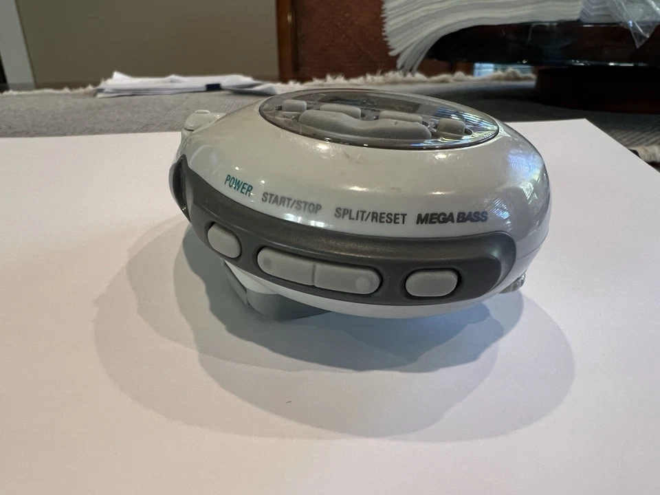 Sony Walkman SRF-M85V Mega Bass with Belt Clip TV/Weather/FM/AM Radio - Image 3 of 4