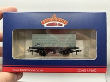 OO Bachmann 37-158A 8 Plank Fixed End Wagon BR Grey - (EX BOXED)
