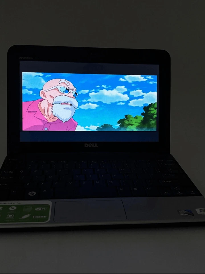 Laptop Dell Inspiron Mini 10 Tristan Eaton edición limitada Windows 7 edición de inicio Foto 4 de 4