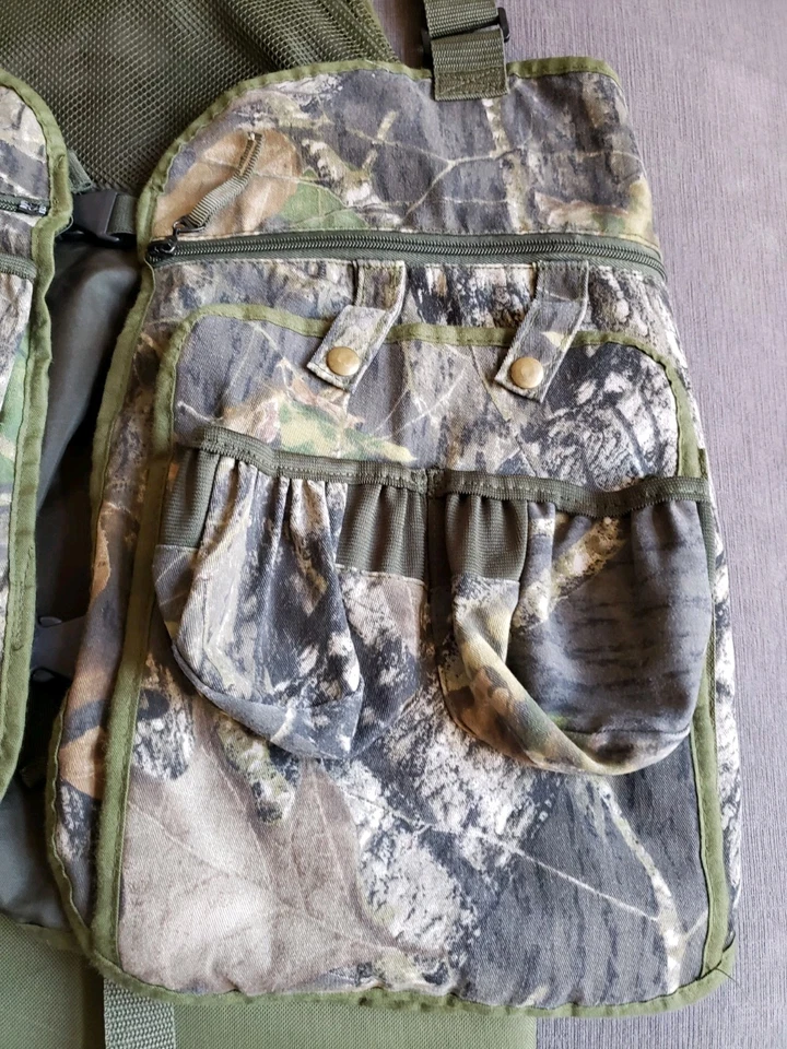 Primos Hunting Calls Vest With Seat - Size XL/XXL Camo Hunting Mossy Oak Read - Image 4 of 4