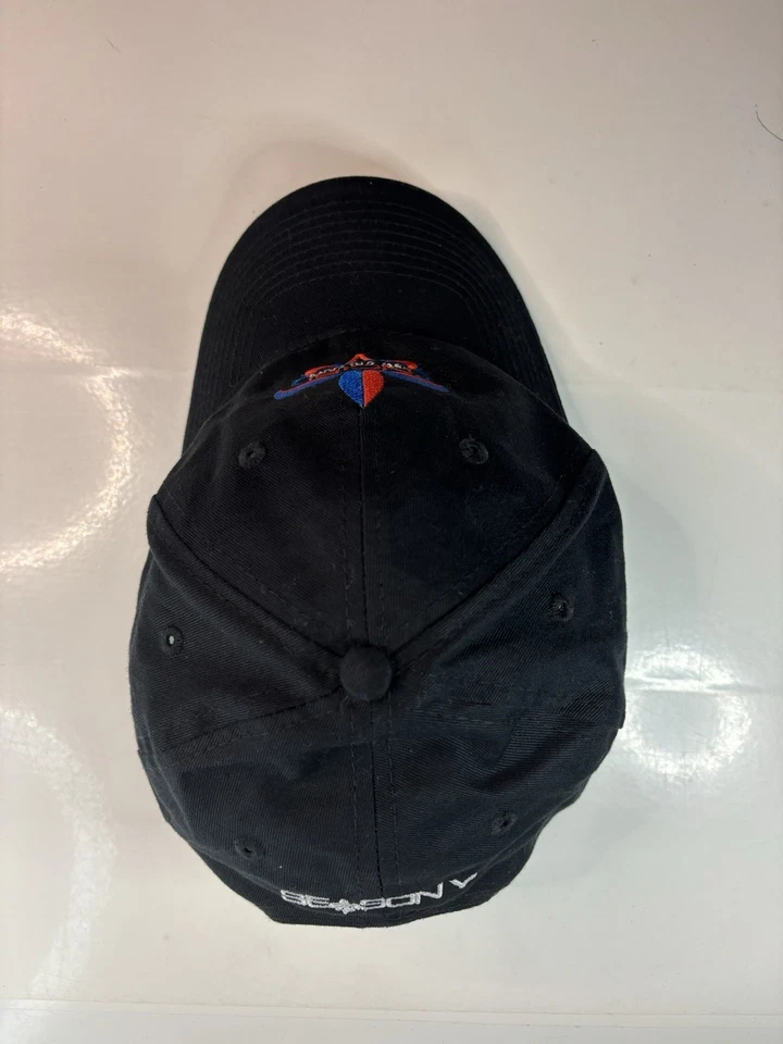 NCIS Nueva Orleans Temporada 5 V Cast Crew Gorra de Béisbol Negra Flor de Lis Foto 3 de 4