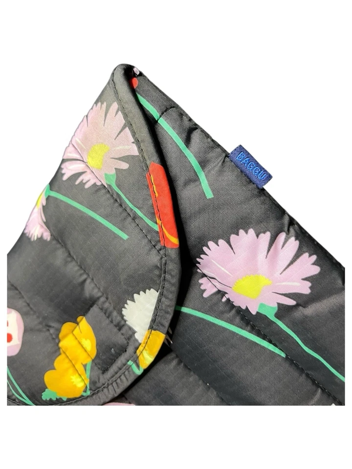 BAGGU Funda para Laptop Puffy Desert Flor Silvestre Negra 13” Estuche Protección Foto 2 de 4