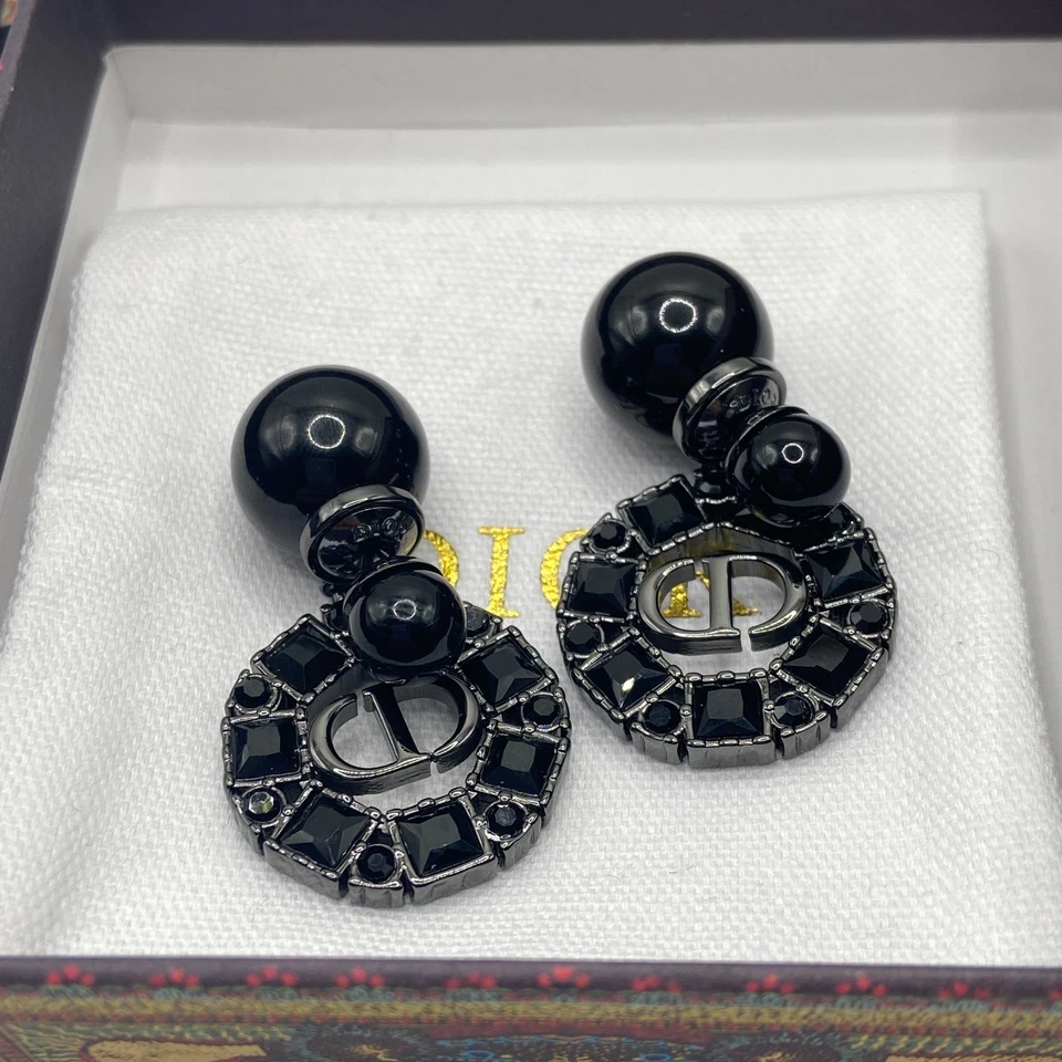Pendientes Christian Dior Logo Dior Foto 2 de 4