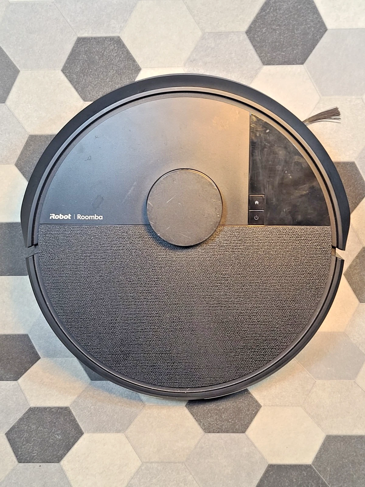 Roomba 105 Combo 13.2 in. Robotic Vacuum and Mop for parts