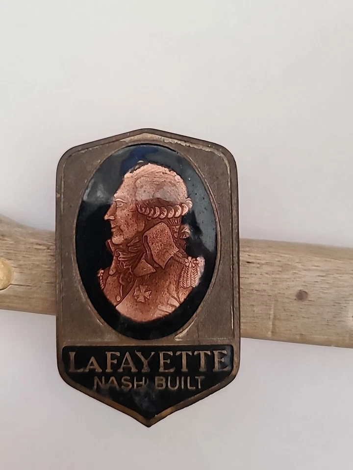 INSIGNIA EMBLEMA RADIADOR PORCELANA ESMALTADA LAFAYETTE NASH VINTAGE AÑOS 20 30 Foto 2 de 4