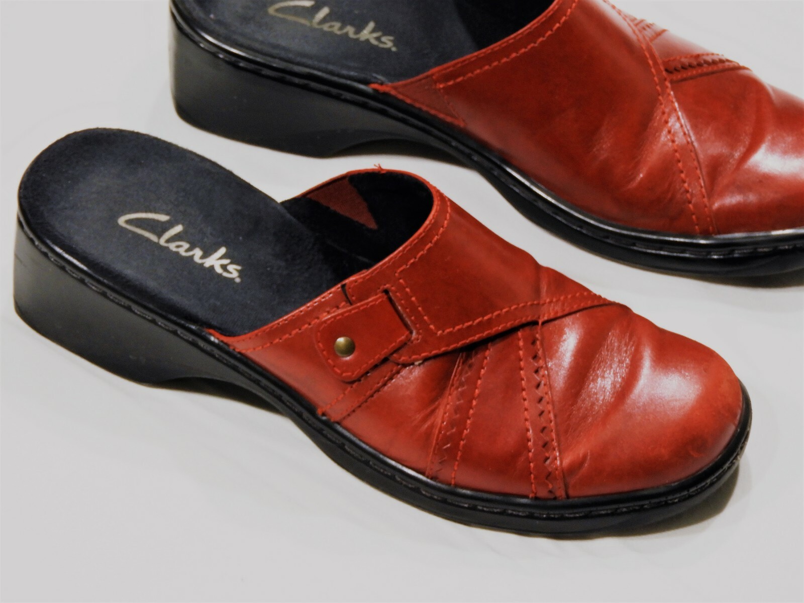 clarks red shoes