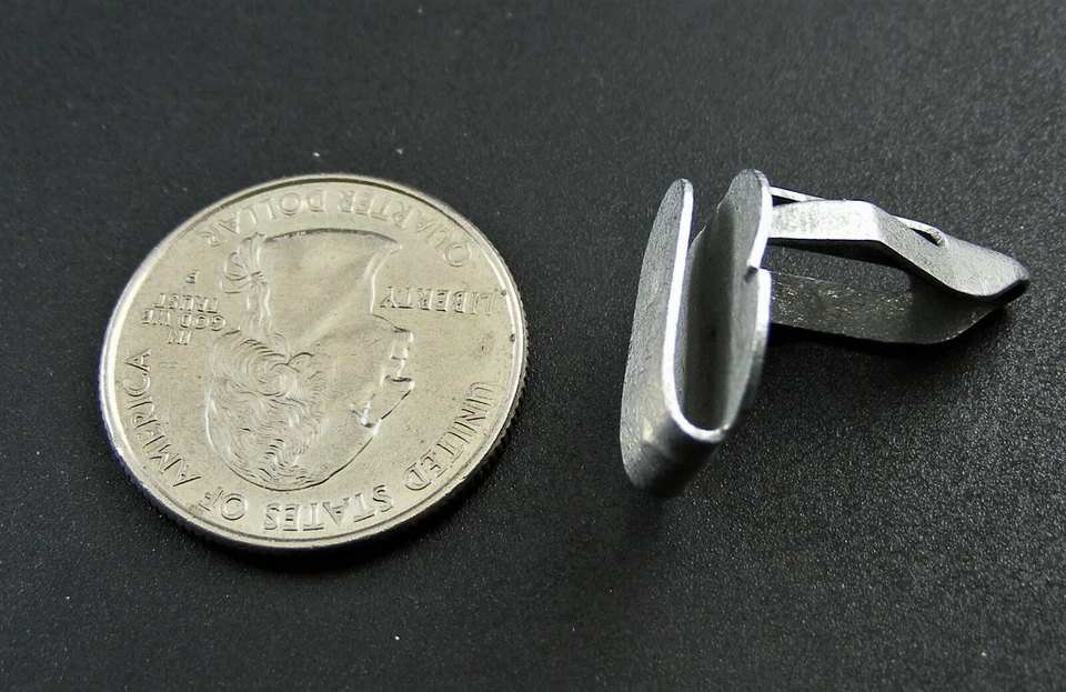 Clips para panel de puerta Mopar - Se adapta a orificio de 5/16" - 3/4" de largo - 50 clips - #120 Foto 4 de 4