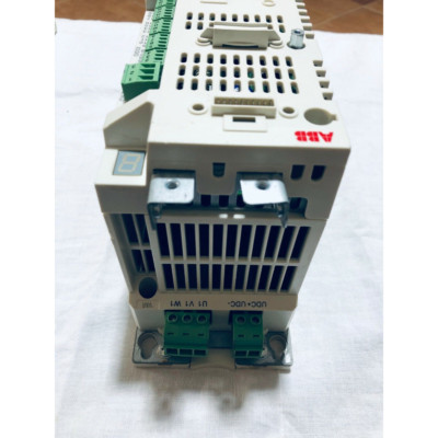 NEW ACSM1-04AM-05A0-4 ABB 2.2KW Frequency Converter Brand in Box!Spot Goods Zy