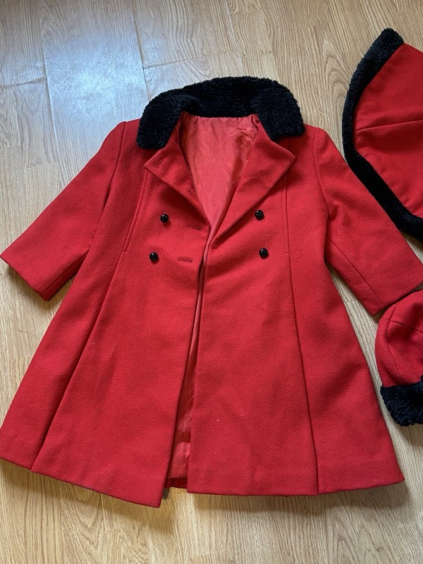 Little Girls Red Wool/ Nylon Winter Coat And 2 Hats