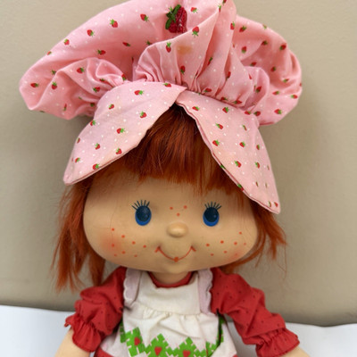Kenner Strawberry Shortcake 15'' Cloth Rag Doll Vinyl Face Rare HTF  1980 Vintage