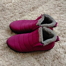Women  s Pink/Gray Slip-On Slippers Round Toe Lined Faux Fur Trim Size 8
