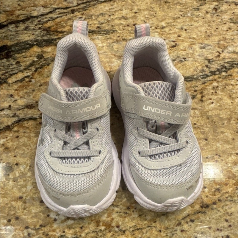 Under Armour Assert Mesh Sneaker Gray Logo Accent Unisex Kids Size 6K