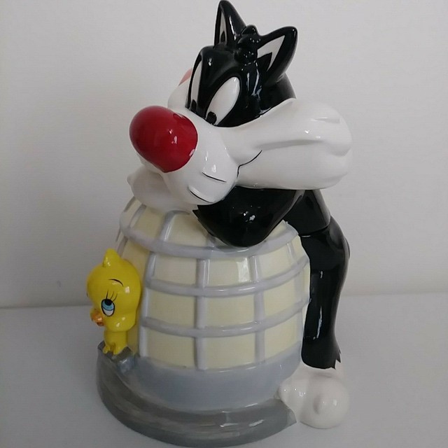 WARNER BROTHERS SYLVESTER AND TWEETY BIRD CAGE COOKIE JAR eBay