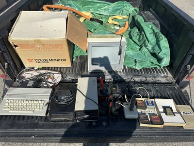 Atari 130XE Personal Computer Desktop CIB Qbert, Lot Of Vintage Items 5 Games!